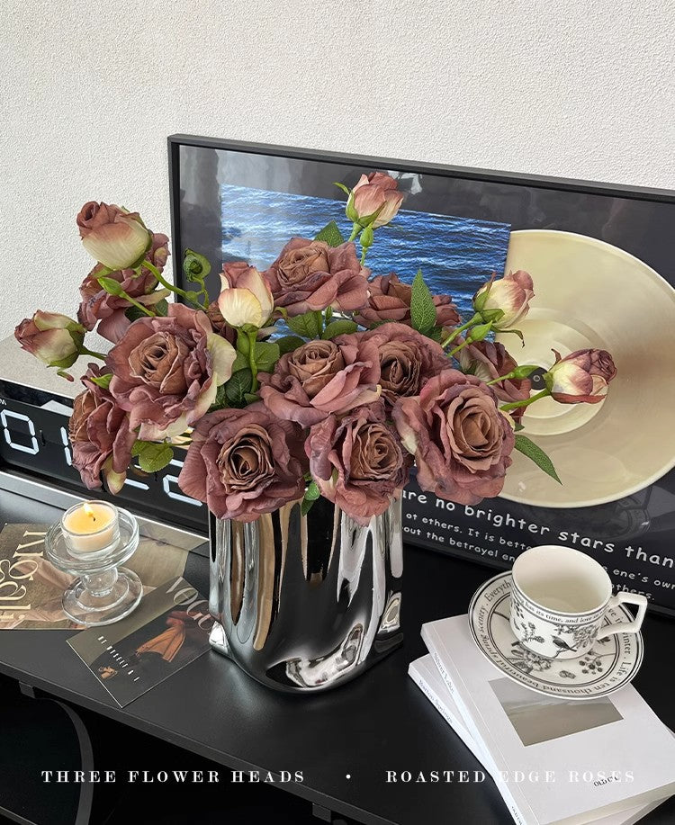 French Oil Painting Roasted Edge Rose Flower Table Flower Arrangement Handheld Flower