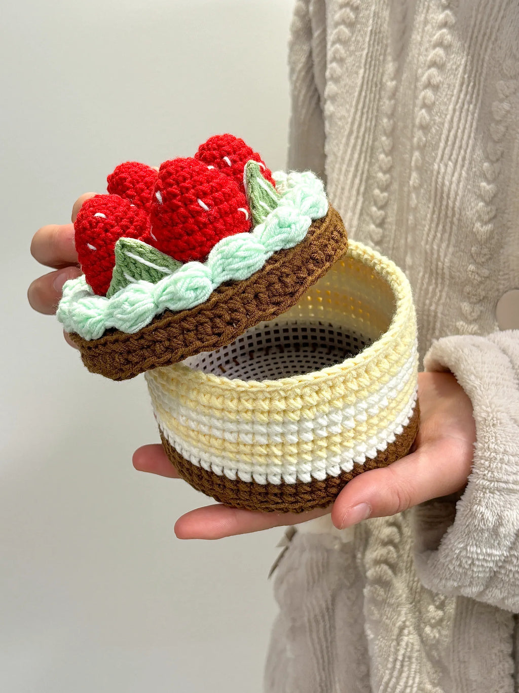 Grass cake crochet kit