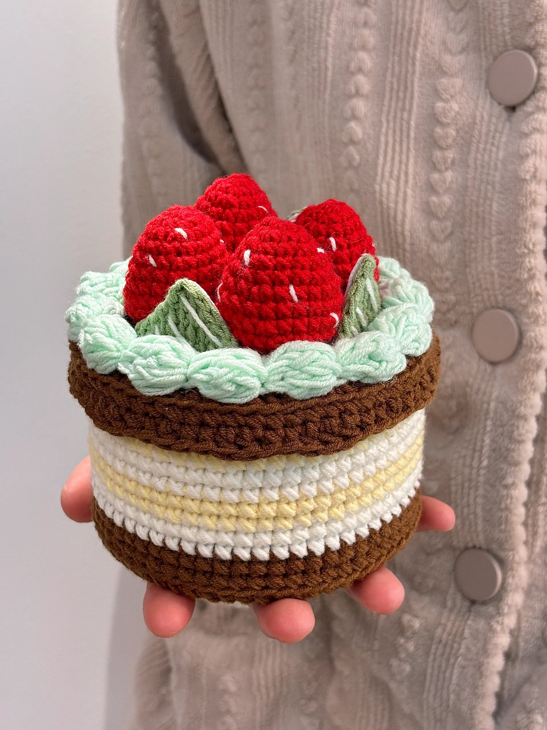 Grass cake crochet kit
