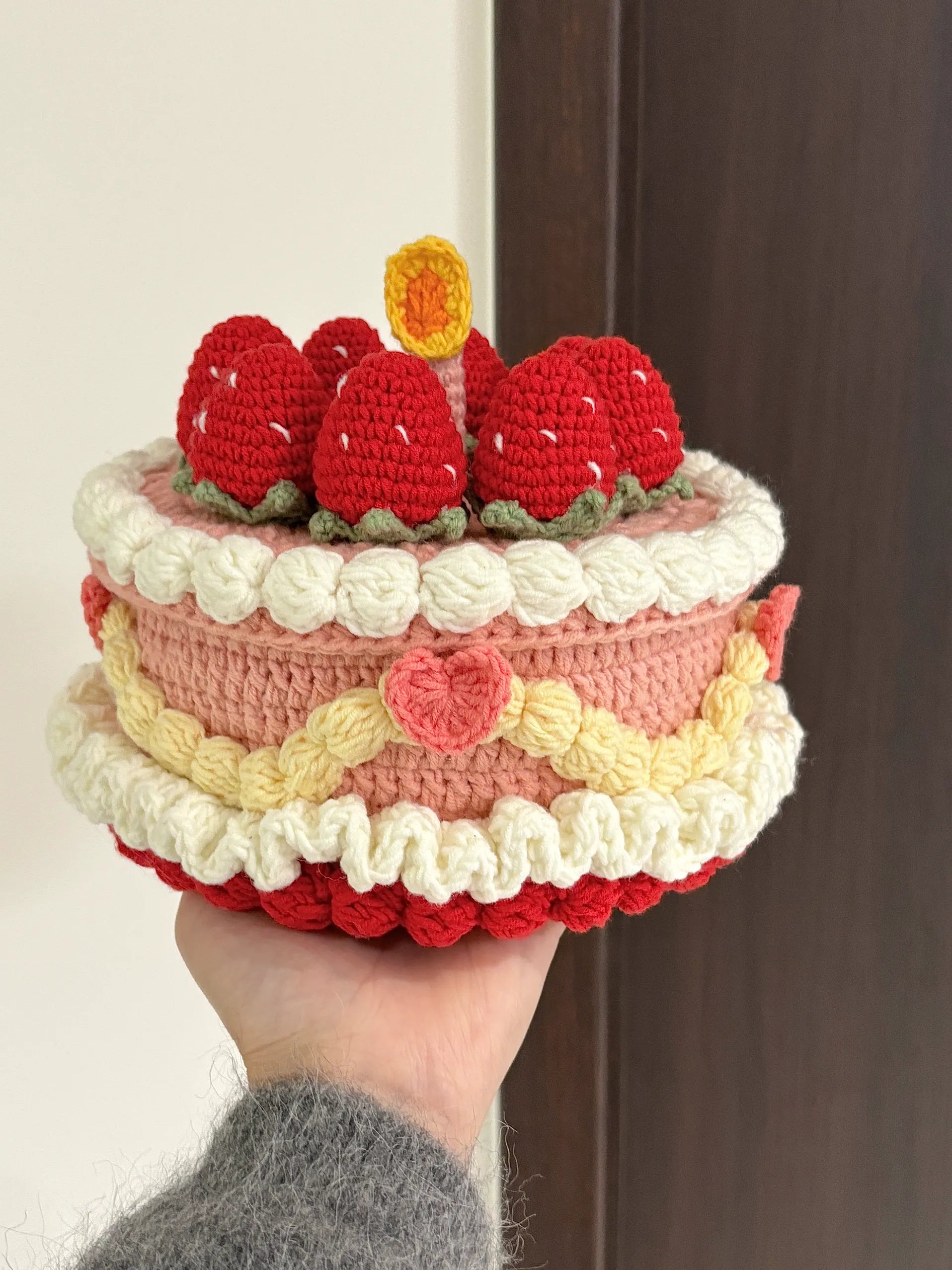 Strawberry cake crochet kit