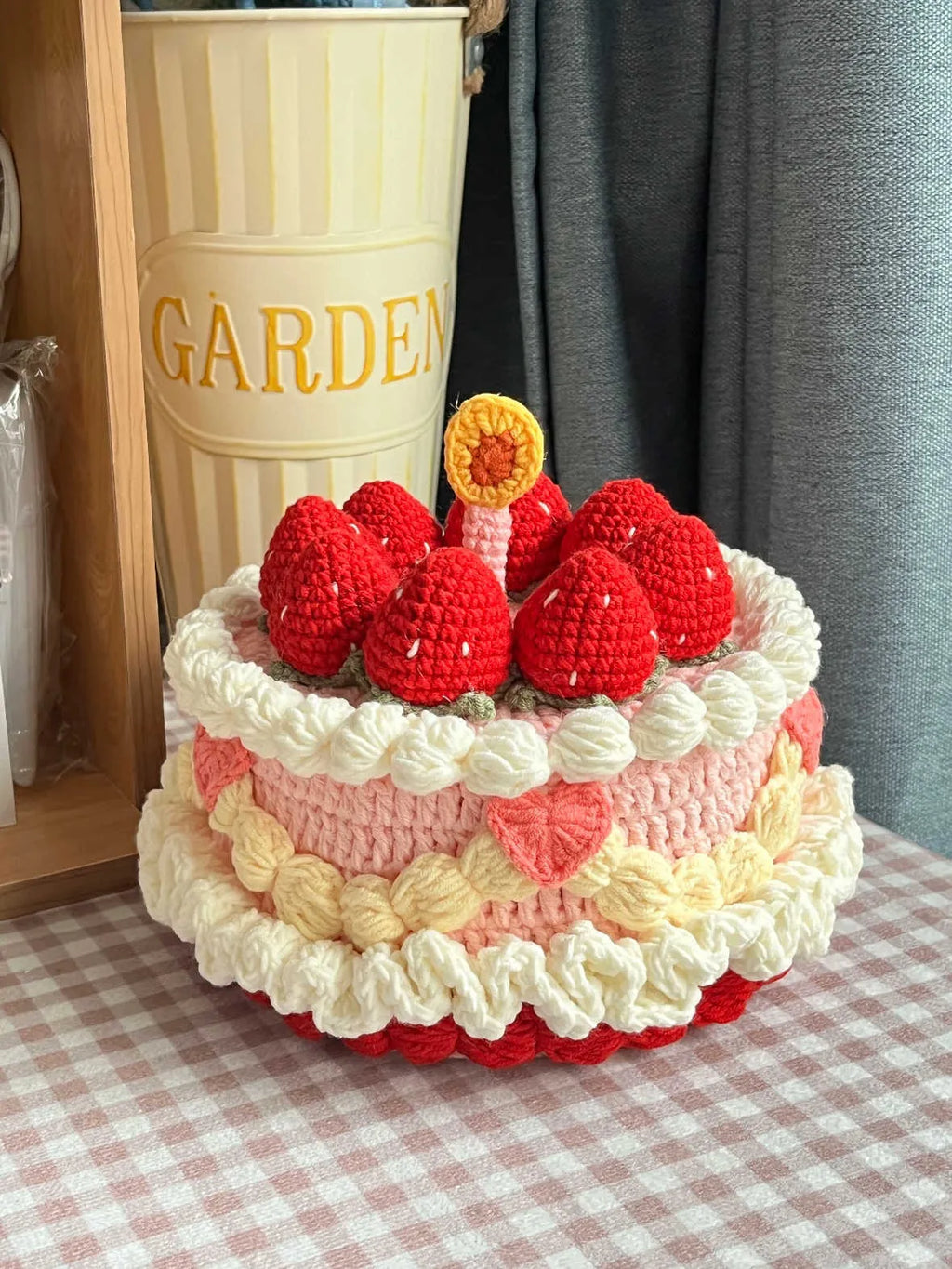 Strawberry cake crochet kit