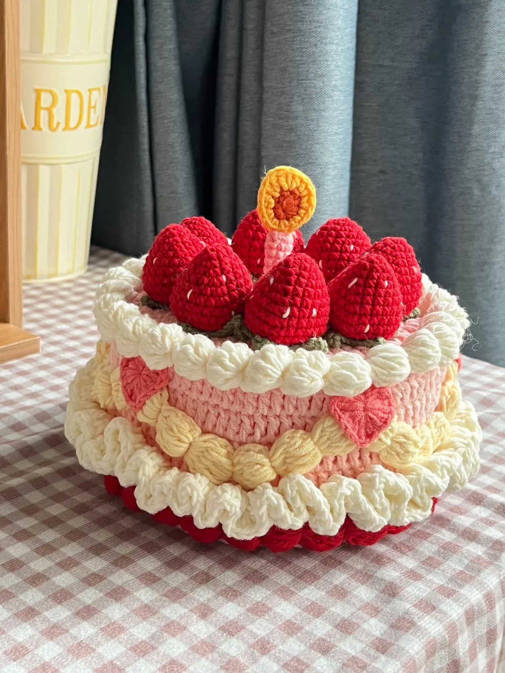 Strawberry cake crochet kit