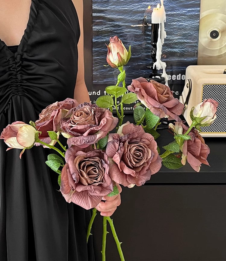 French Oil Painting Roasted Edge Rose Flower Table Flower Arrangement Handheld Flower